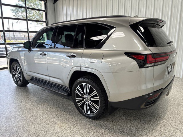 Used 2024 Lexus LX 600 4WD w/ Appearance Package image 2