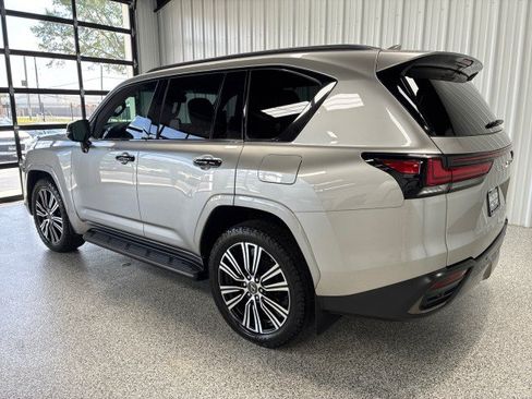 Used 2024 Lexus LX 600 4WD w/ Appearance Package image 2