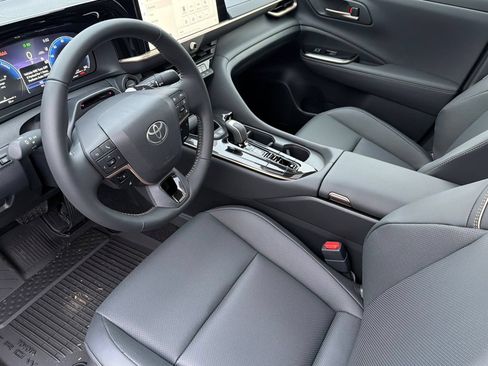 New 2026 Toyota Crown Platinum AWD/4WD image 7