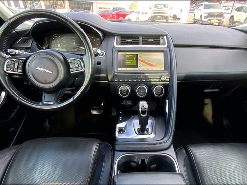 Used 2018 Jaguar E-PACE SE image 30