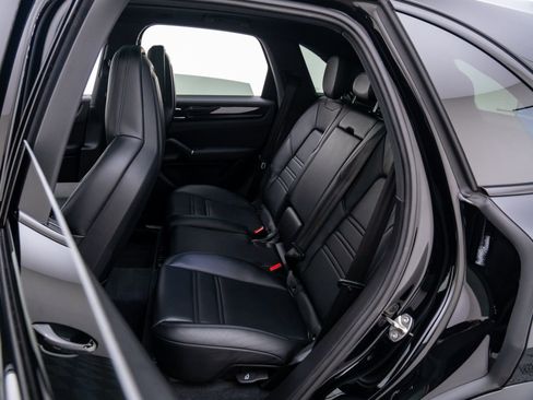 Certified 2023 Porsche Cayenne image 17