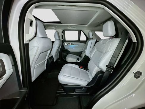 New 2026 Ford Explorer Platinum w/ LUX Leather Package AWD/4WD image 29