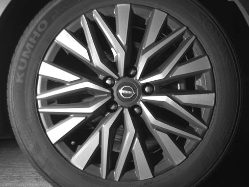 Used 2025 Nissan Altima 2.5 SV image 13