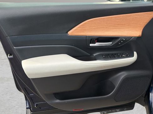 Used 2024 Toyota Grand Highlander Platinum image 10