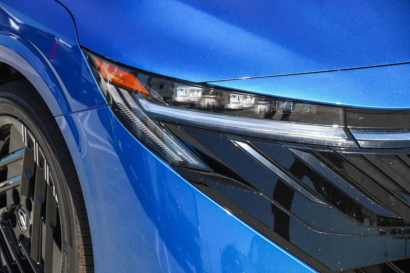 New 2027 Nissan Sentra SR w/ Floor Mat Package FWD image 4