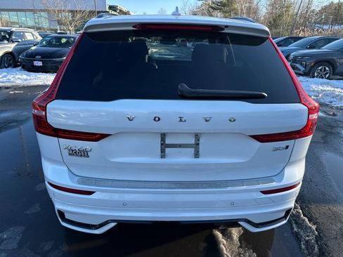 Used 2022 Volvo XC60 B5 R-Design w/ Advanced Package image 4