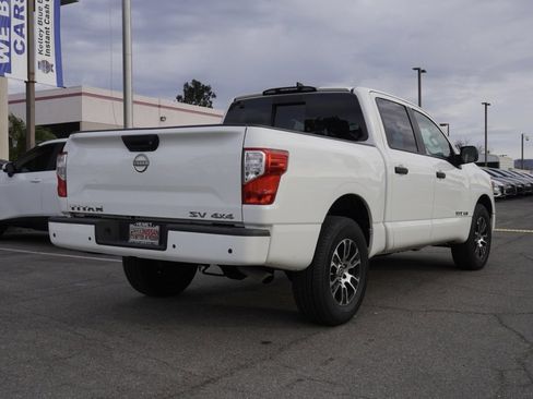 Certified 2023 Nissan Titan SV image 4