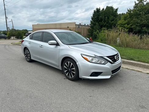 Used 2018 Nissan Altima 2.5 SL FWD image 2
