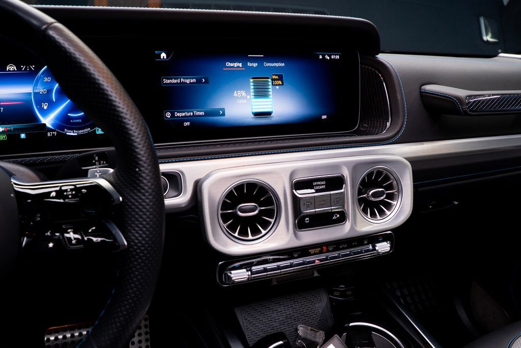 Used 2025 Mercedes-Benz G 580 w/ EQ Technology image 41