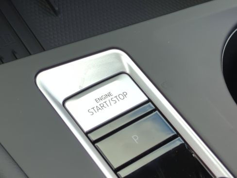 New 2026 Volkswagen Atlas SE image 29