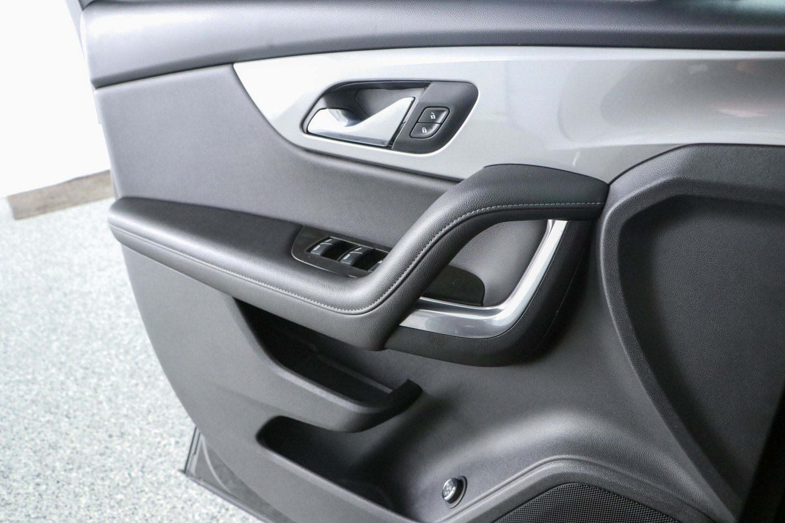 Used 2020 Chevrolet Blazer LT FWD image 21