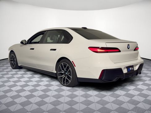 Used 2026 BMW 740i RWD image 3