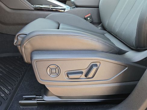 New 2025 Audi Q5 Premium Plus image 17