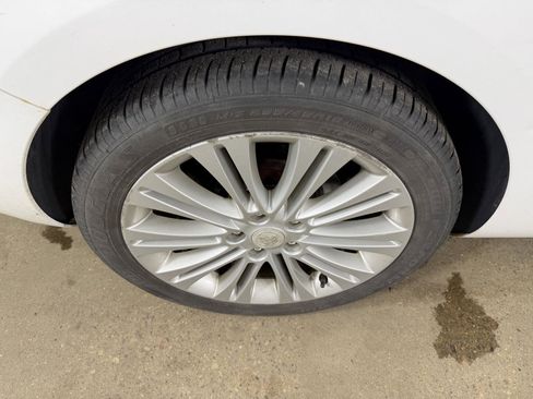Used 2014 Buick Verano FWD image 25