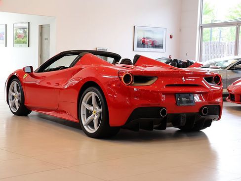 Certified 2018 Ferrari 488 Spider RWD image 2