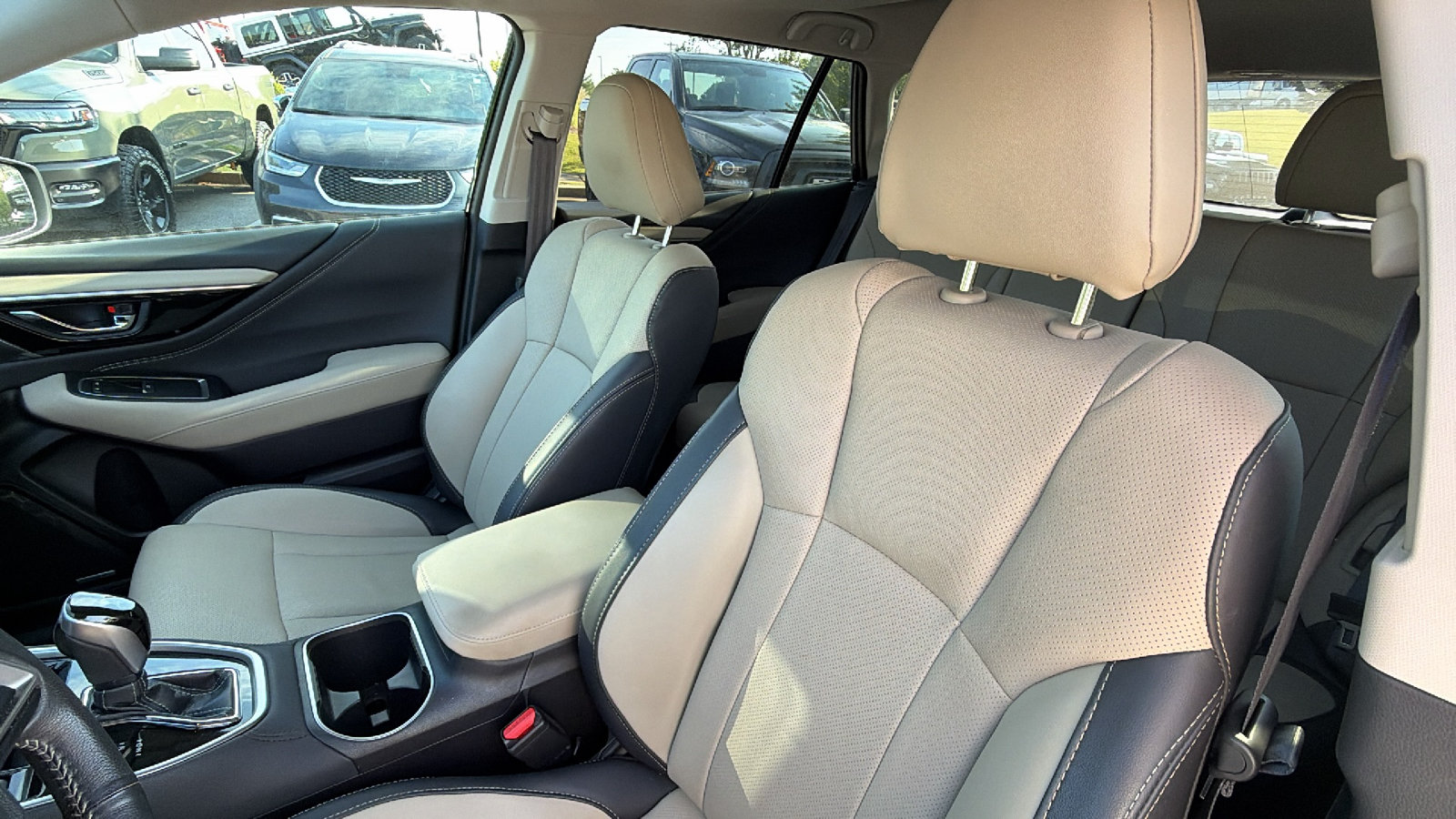 Used 2025 Subaru Outback Limited w/ Popular Package #2 AWD/4WD image 16
