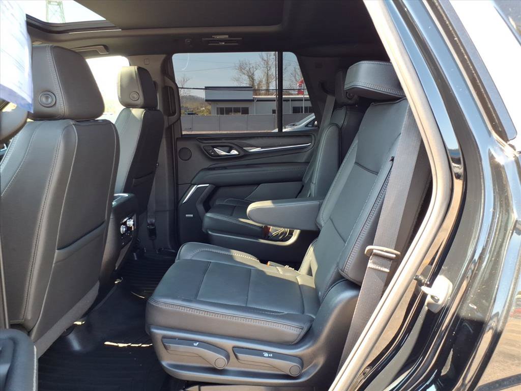 Used 2023 GMC Yukon Denali AWD/4WD image 12