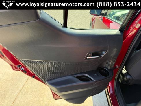 Used 2018 Toyota C-HR XLE FWD image 12