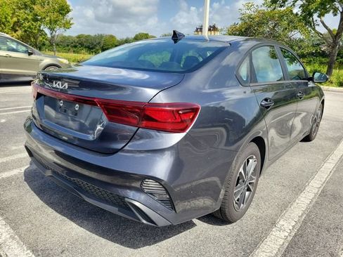 Used 2023 Kia Forte LXS FWD image 4