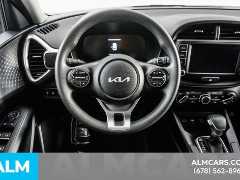Used 2025 Kia Soul LX w/ LX Technology Package FWD image 20