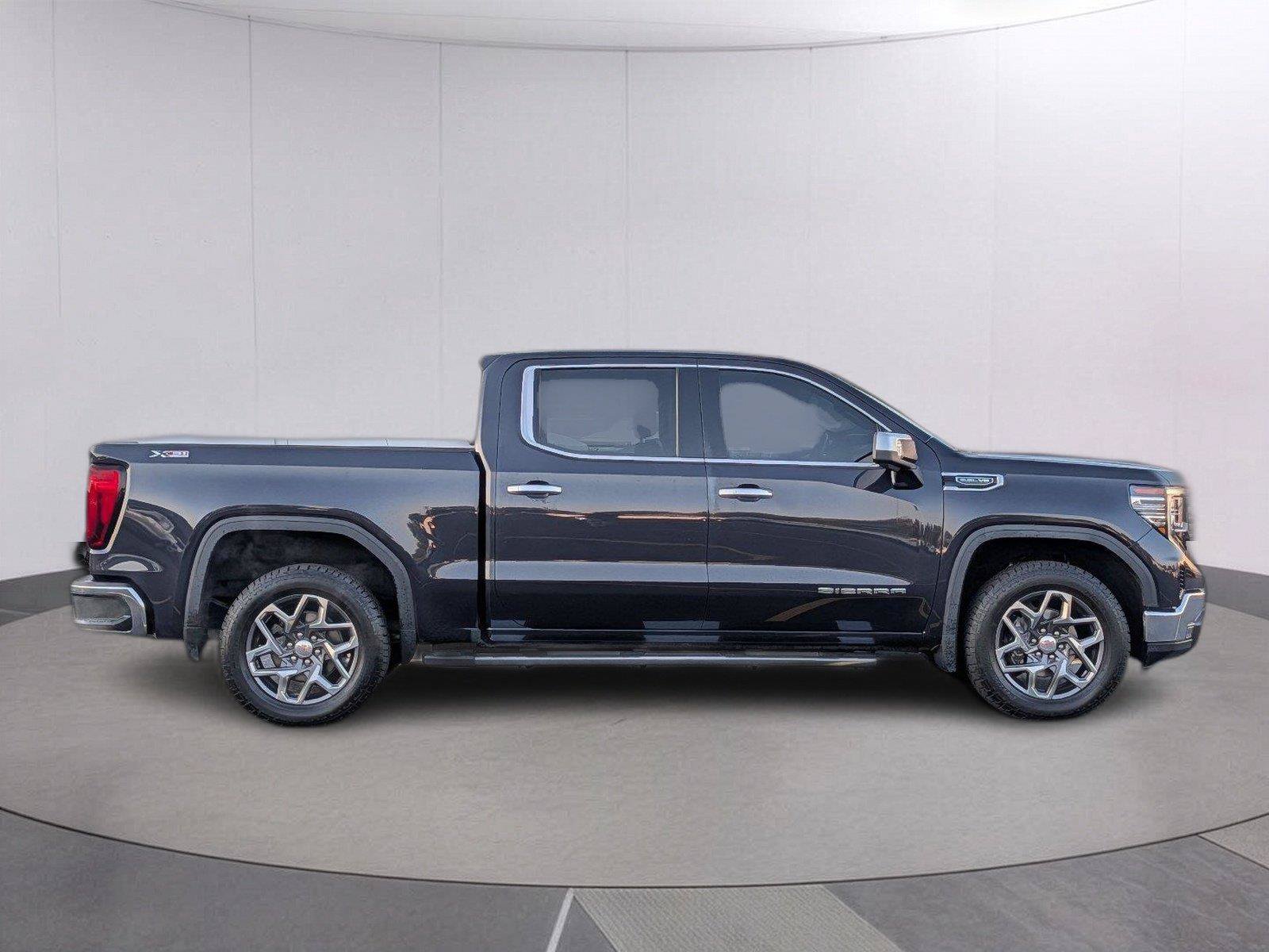 Used 2023 GMC Sierra 1500 SLT w/ SLT Premium Package AWD/4WD image 7