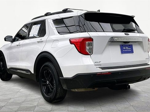 Used 2021 Ford Explorer XLT image 13