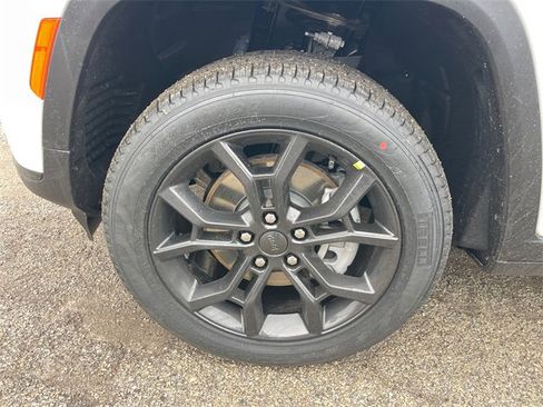 New 2025 Jeep Grand Cherokee L Limited image 22