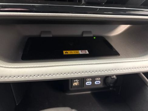 Used 2024 Toyota Highlander XLE AWD/4WD image 47