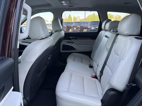 Used 2020 Kia Telluride EX w/ Towing Package image 17