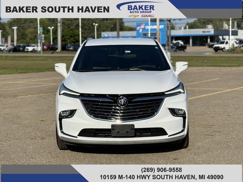 Used 2024 Buick Enclave Premium image 2