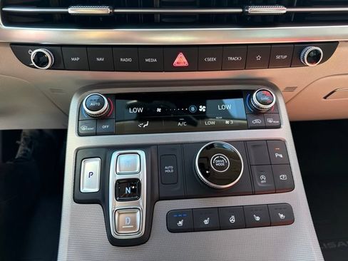 Used 2025 Hyundai Palisade Calligraphy FWD image 31