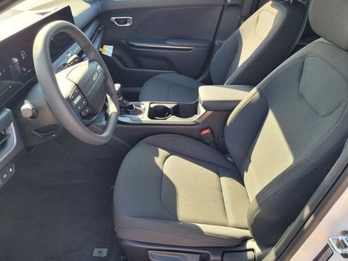 New 2026 Kia K4 FWD image 8