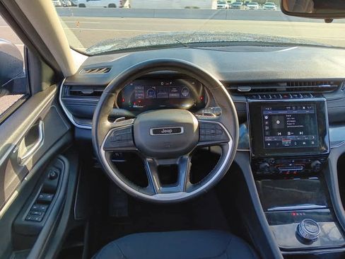 Used 2021 Jeep Grand Cherokee L Laredo w/ Luxury Tech Group I image 25