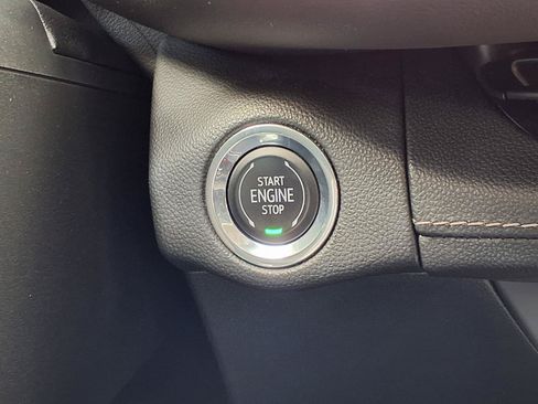 Used 2023 Buick Envision Essence w/ Sport Touring Package FWD image 13