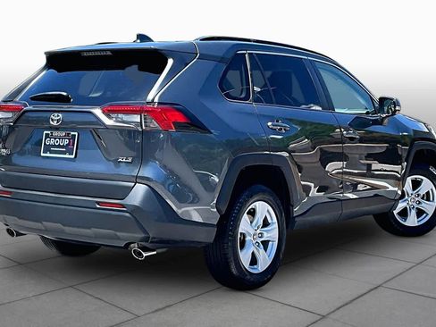 Used 2021 Toyota RAV4 XLE w/ Convenience Package FWD image 13