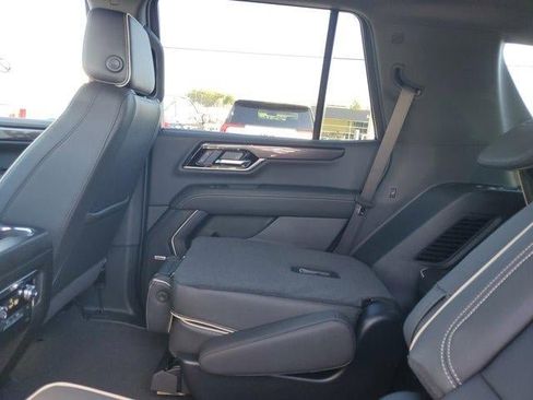 New 2026 GMC Yukon Elevation image 9