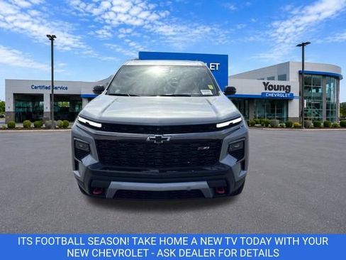 New 2027 Chevrolet Traverse Z71 w/ Driver Confidence Package AWD/4WD image 2