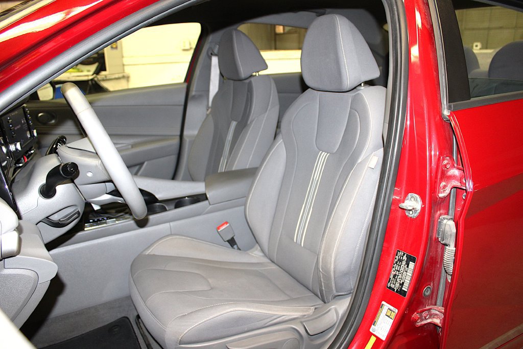 Used 2021 Hyundai Elantra SEL w/ Convenience Package FWD image 25