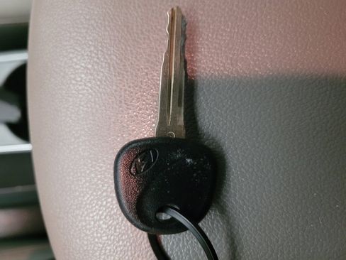 Used 2017 Hyundai Elantra SE image 32