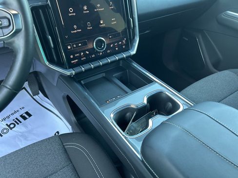 Used 2025 GMC Acadia Elevation image 23