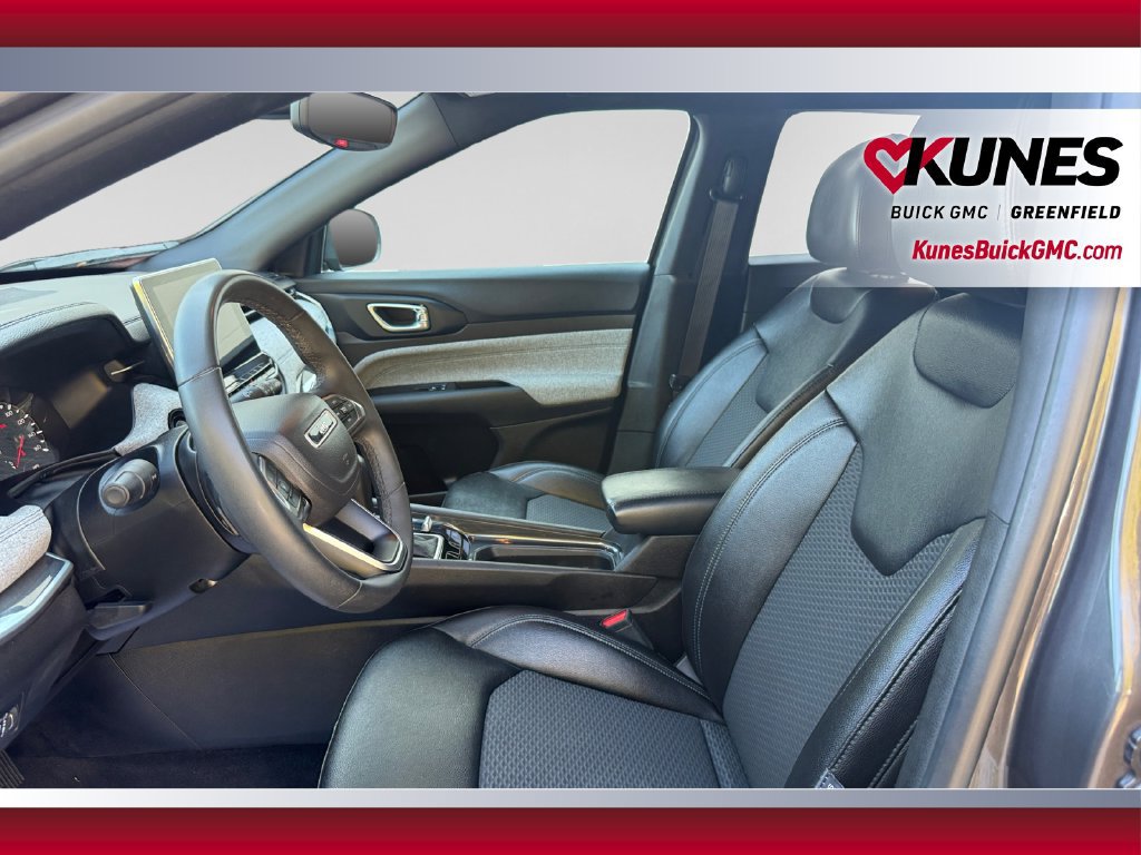 Used 2024 Jeep Compass Latitude AWD/4WD image 22