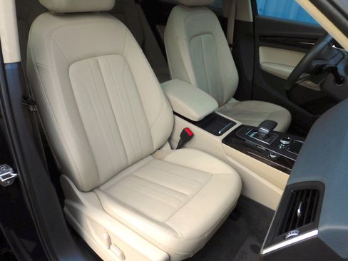 Used 2018 Audi Q5 2.0T Premium Plus w/ Premium Plus Package image 19