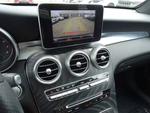 Used 2018 Mercedes-Benz GLC 300 4MATIC image 20