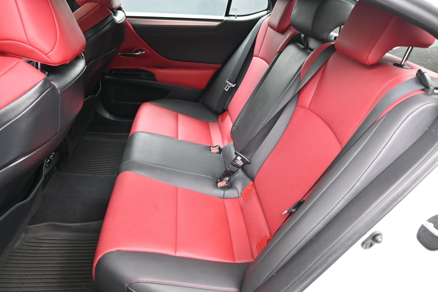 Used 2023 Lexus ES 350 F Sport w/ Accessory Package (Z2) FWD image 14