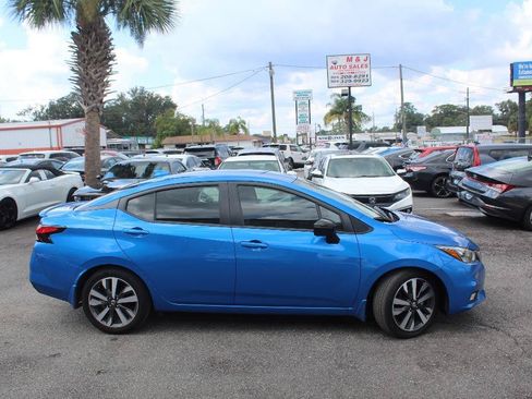 Used 2020 Nissan Versa SR w/ Convenience Package FWD image 2
