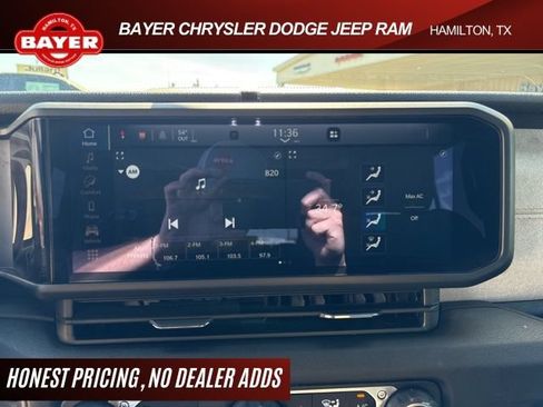 Used 2024 Jeep Wrangler Unlimited Sport AWD/4WD image 30