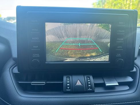 Used 2019 Toyota RAV4 XLE Premium w/ Cold Weather Package FWD image 18