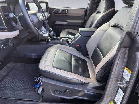 Used 2022 Ford Bronco Wildtrak image 10