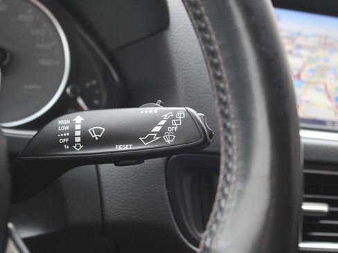 Used 2015 Audi SQ5 Prestige w/ Prestige Package image 32