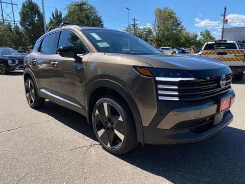 New 2026 Nissan Kicks SR w/ Cold Weather Package image 7